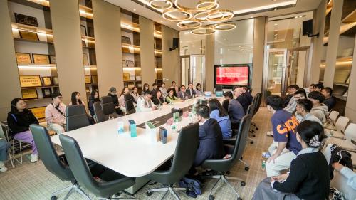跨邦互换启新篇，共探产学研新蹊径